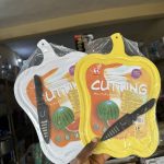 Apple Chopping Board with knife