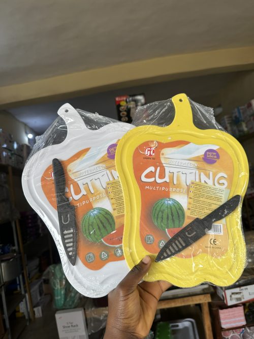 Apple Chopping Board with knife