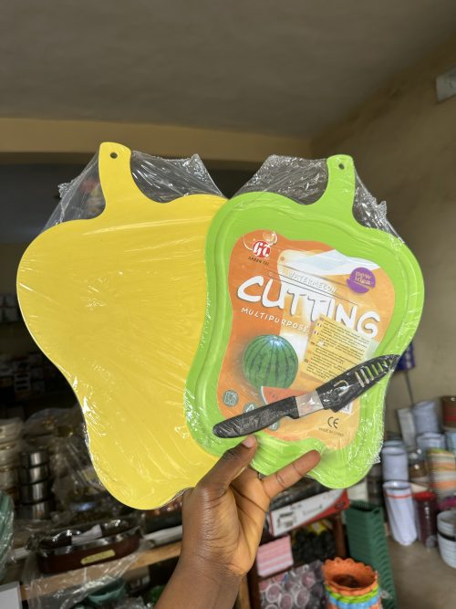 Apple Chopping Board with knife