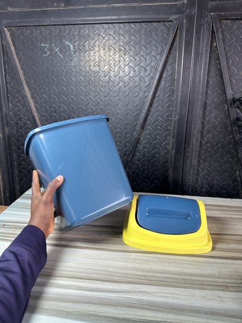 SMP Plastic Dustbin with cover - ST06-O
