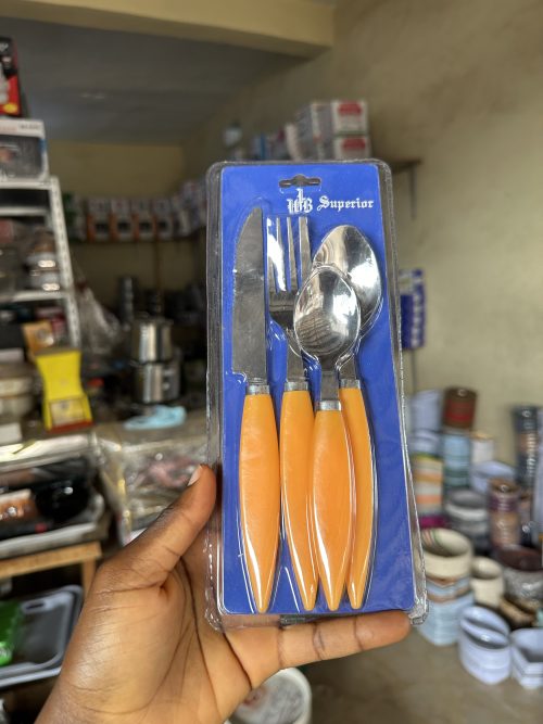 4 pieces Cutlery - 1 piece
